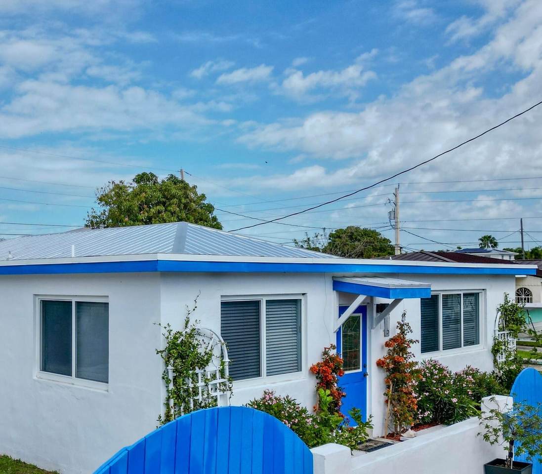 2515 Staples Avenue - Photo 1