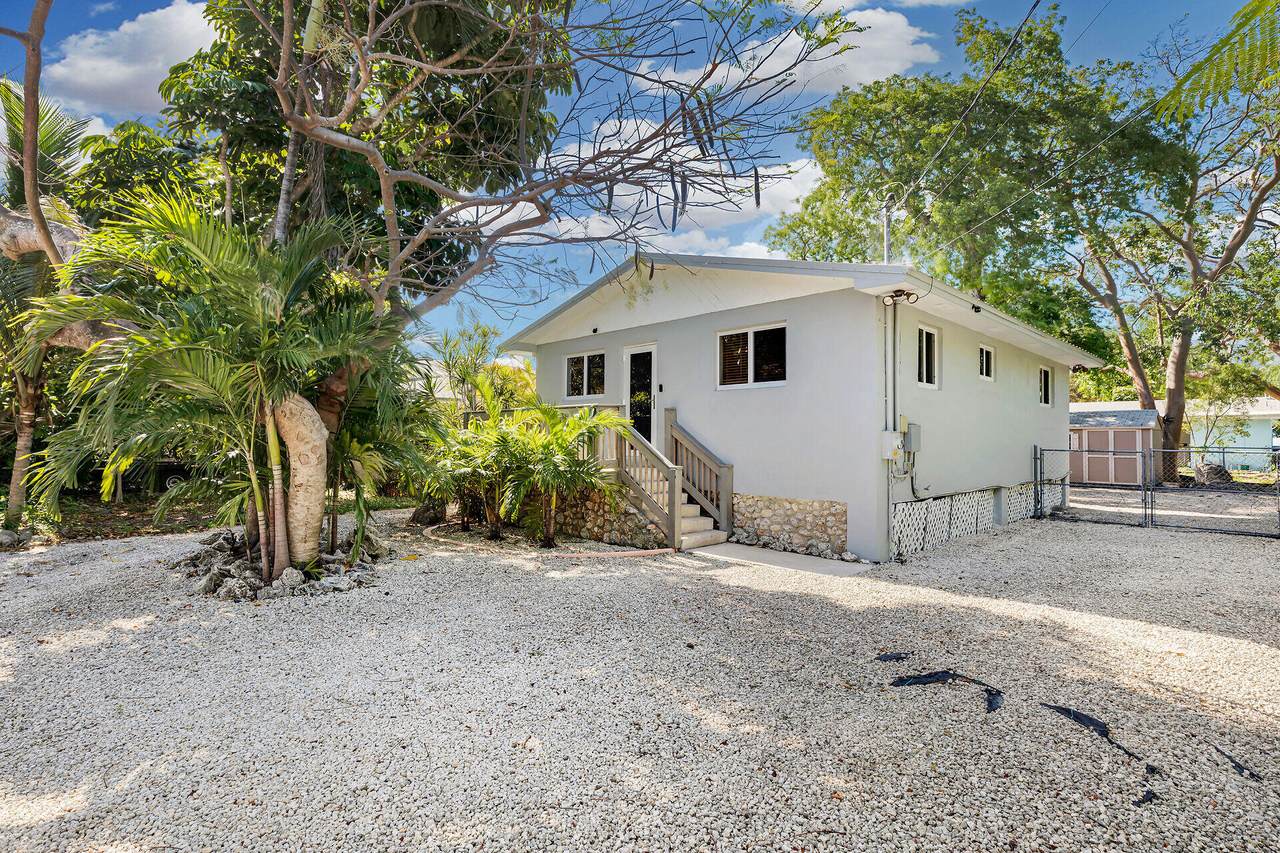 516 Plante Street - Photo 1