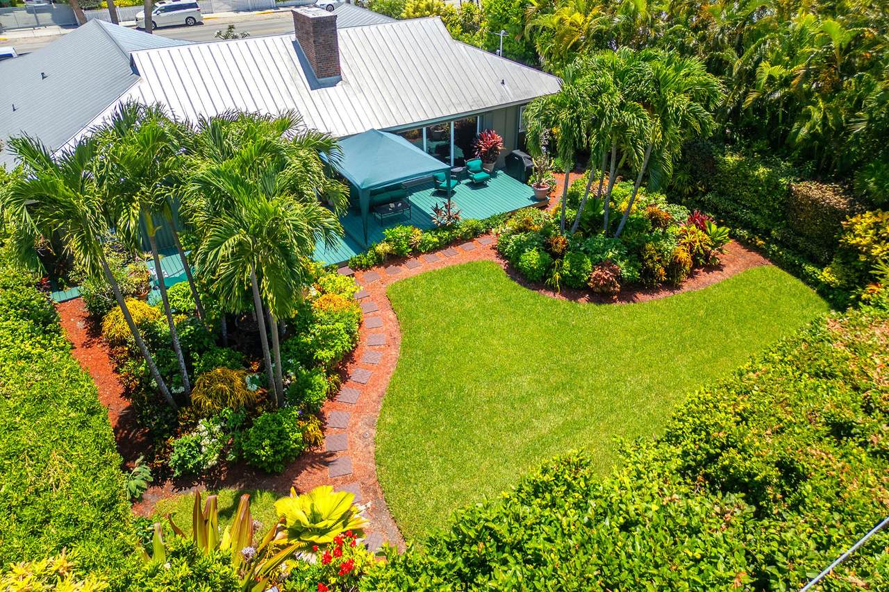 3817 Duck Avenue - Photo 1