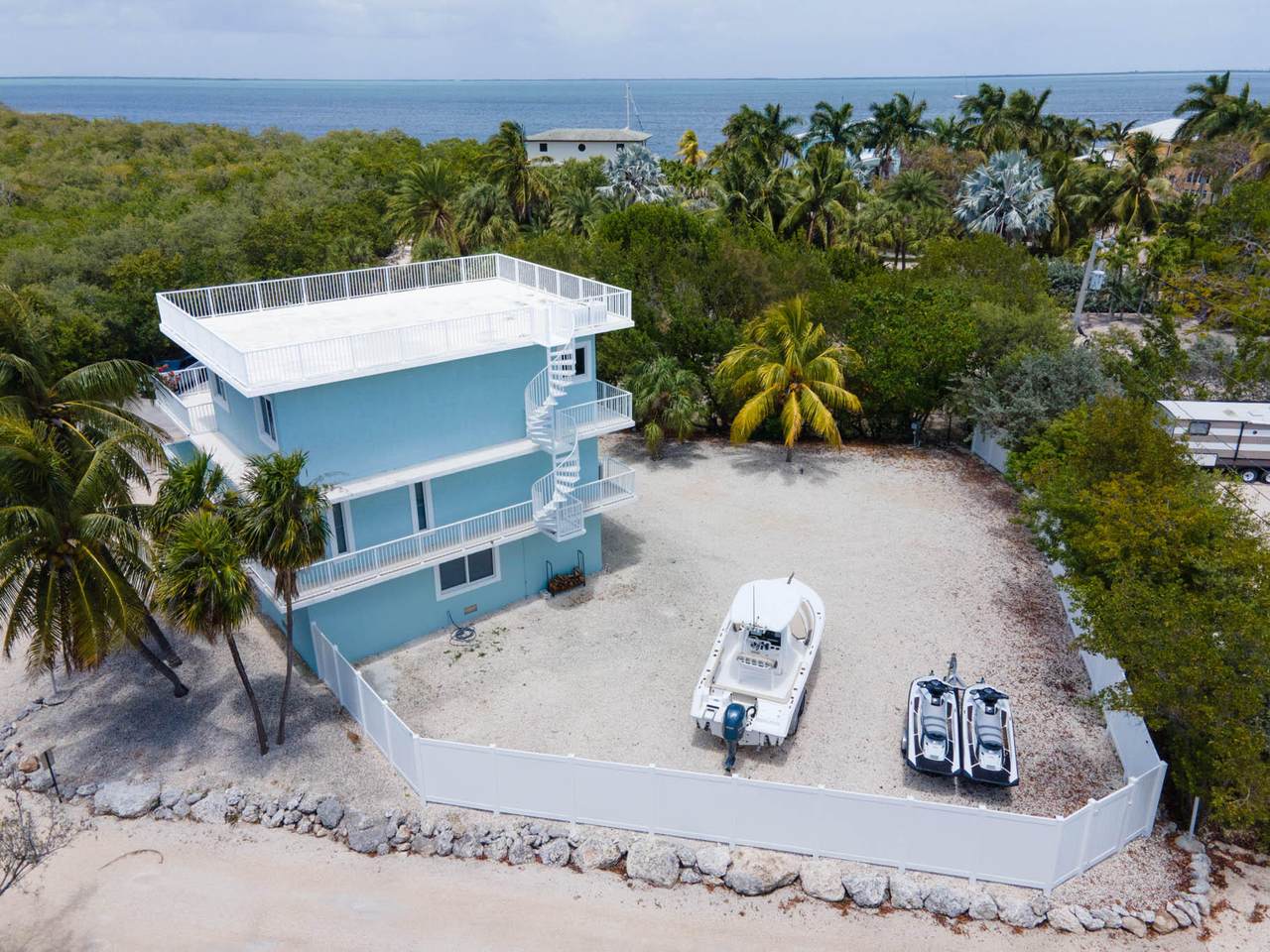 https://bt-photos.global.ssl.fastly.net/flkeys/1280_boomver_1_619678-2.jpg