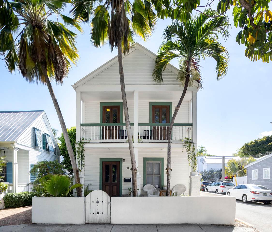 800 Elizabeth Street - Photo 1
