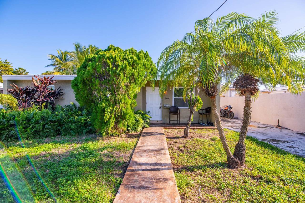 1704 Duncan Street - Photo 1