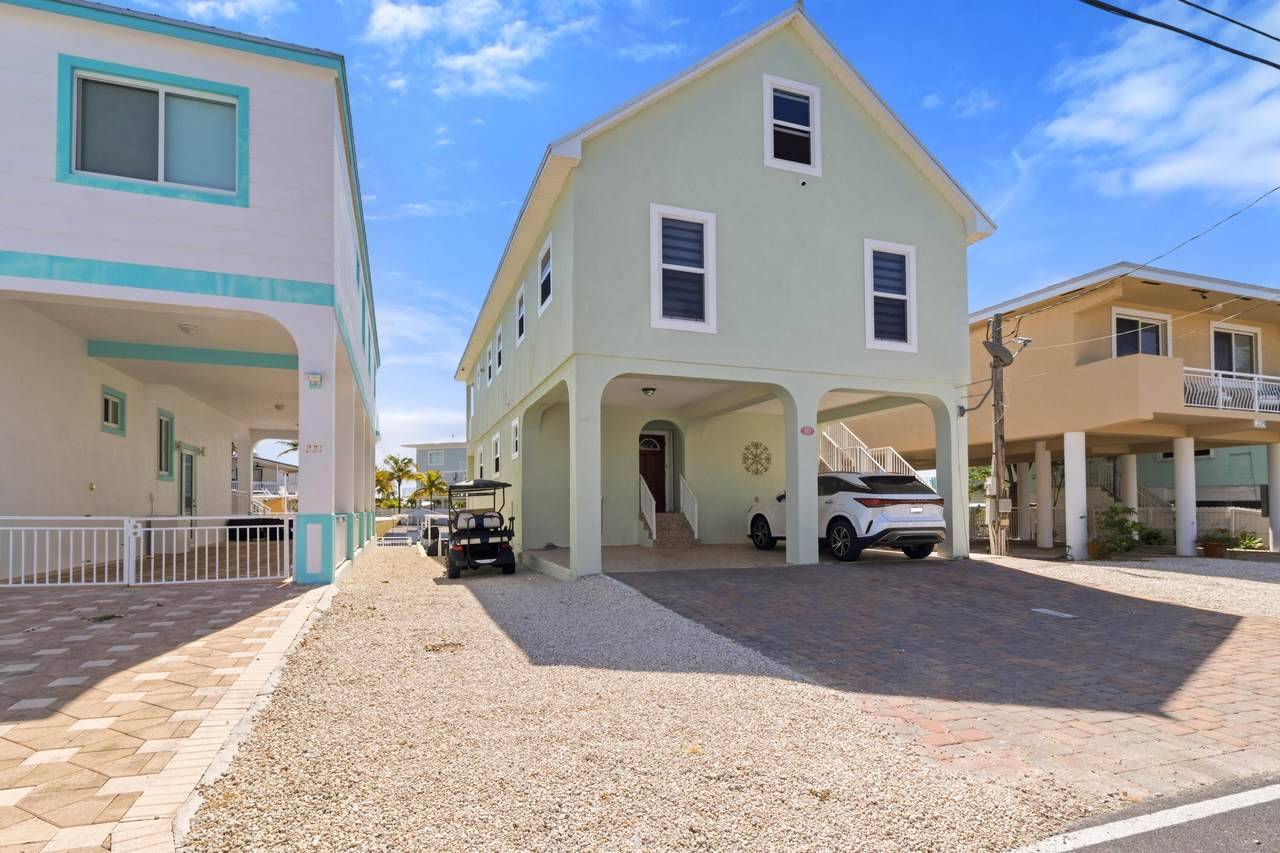 225 Normandy Drive - Photo 1