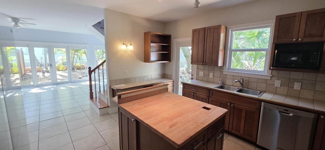 1213 Truman Avenue - Photo 1