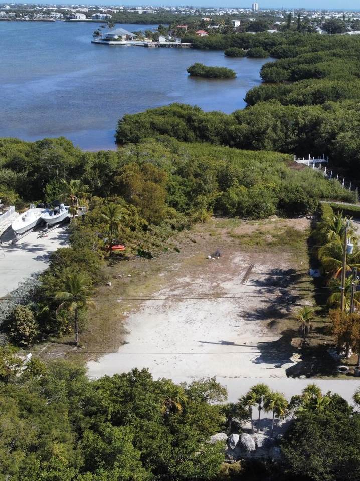 207 Stirrup Key Boulevard - Photo 1