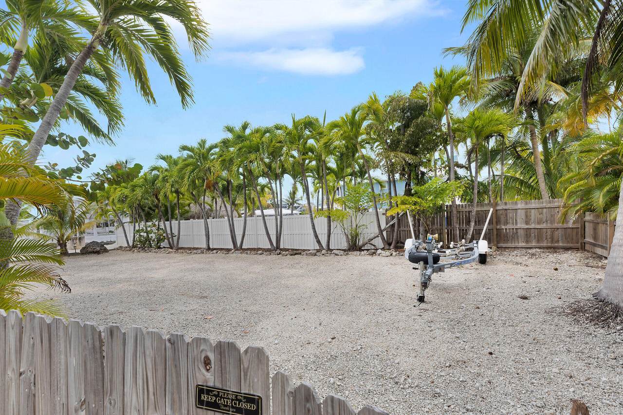 https://bt-photos.global.ssl.fastly.net/flkeys/1280_boomver_1_619829-2.jpg