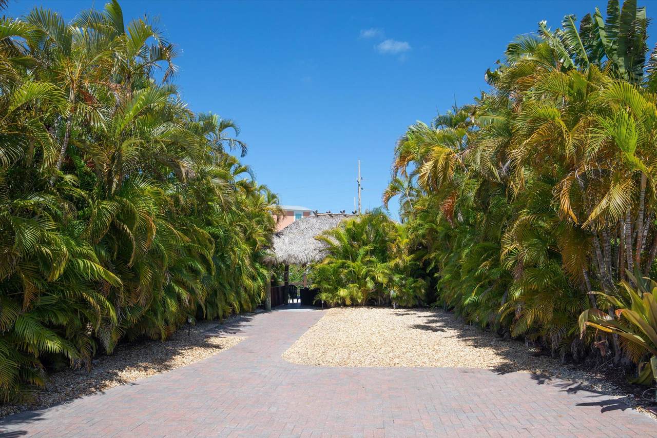 2950 Overseas Highway - Photo 1