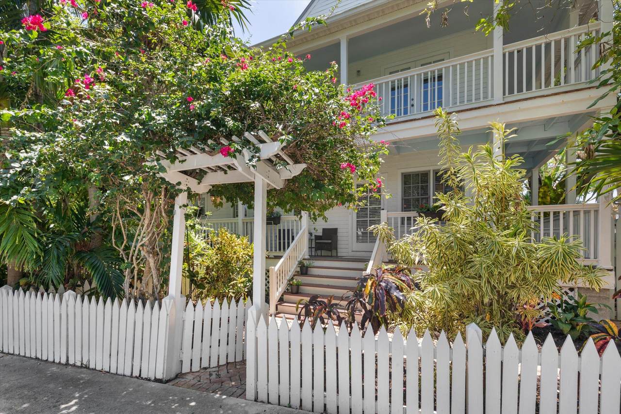 56 Golf Club Drive - Photo 1