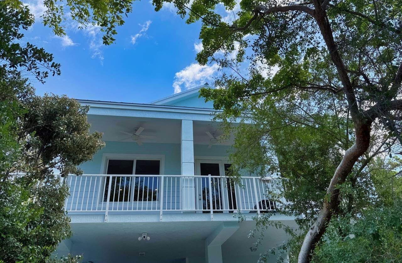 1025 Snapper Lane - Photo 1
