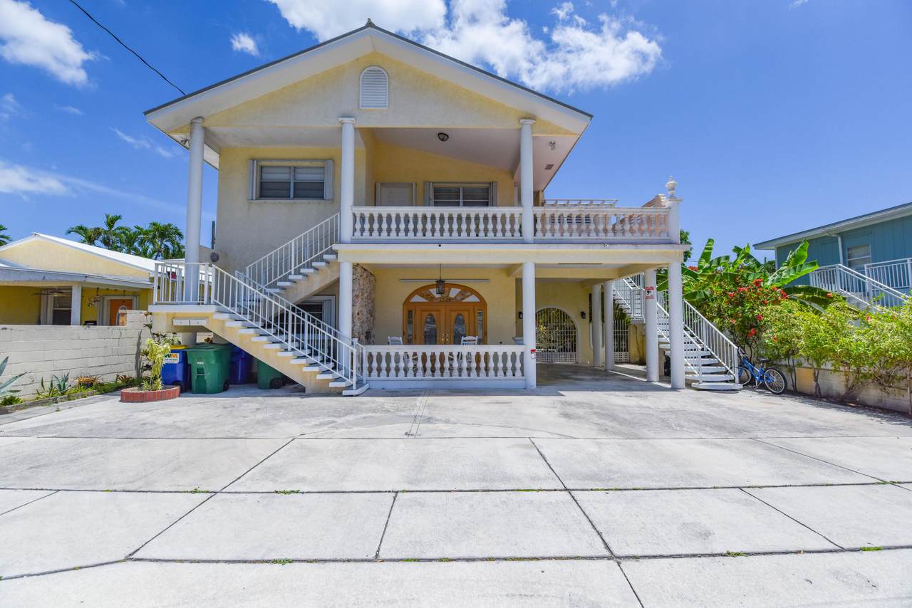1504 Flagler Avenue - Photo 1