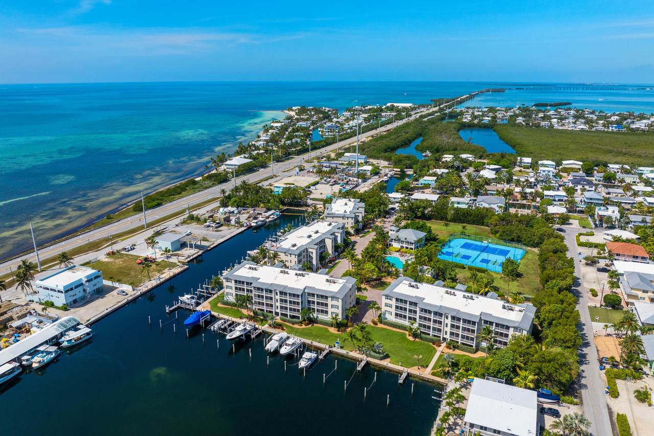 101 Gulfview Drive - Photo 1