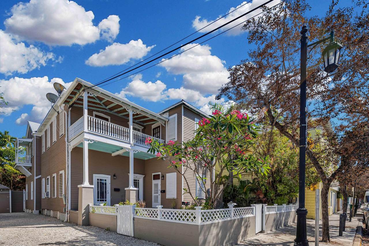 1104 Truman Avenue - Photo 1