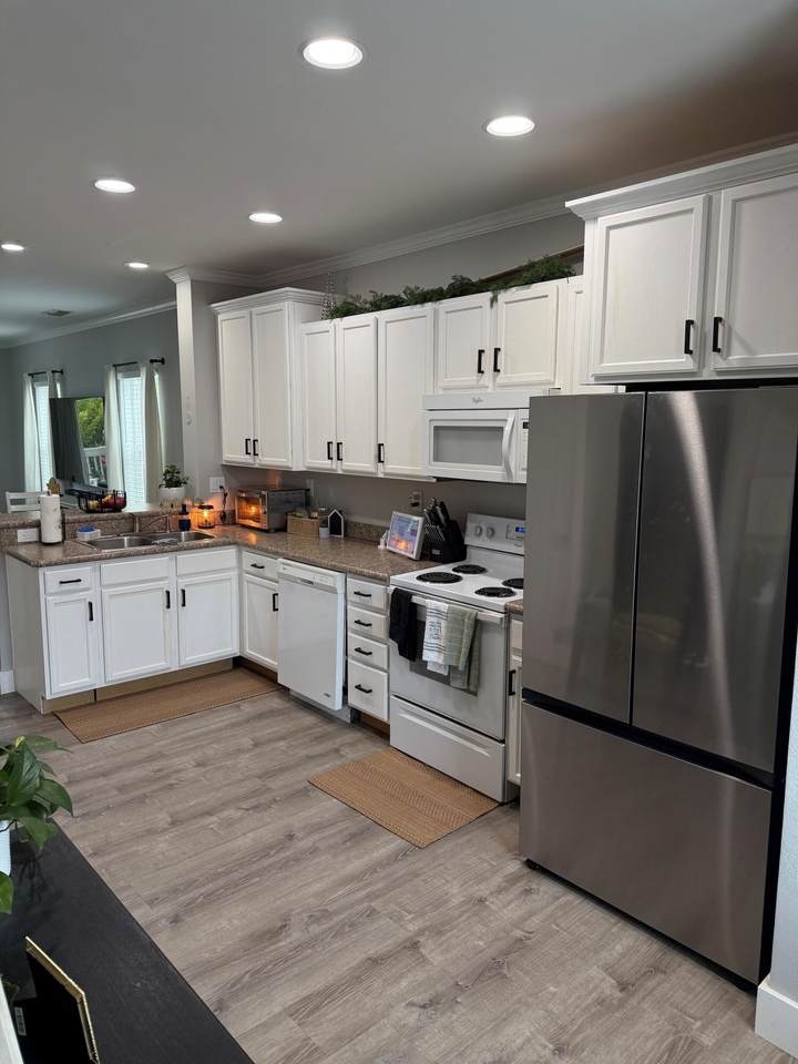 5030 5Th Avenue - Photo 1