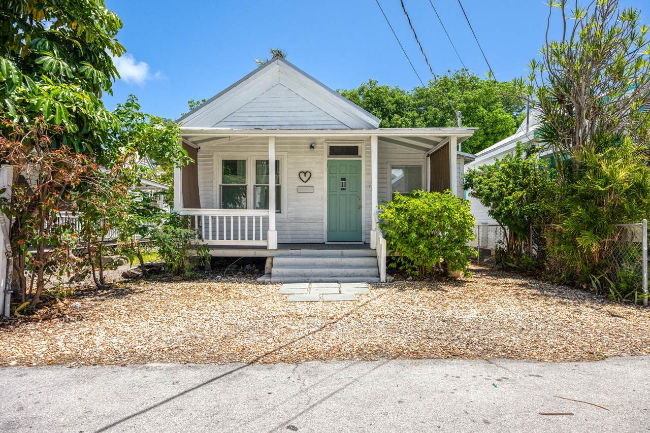 709 Chapman Lane - Photo 1
