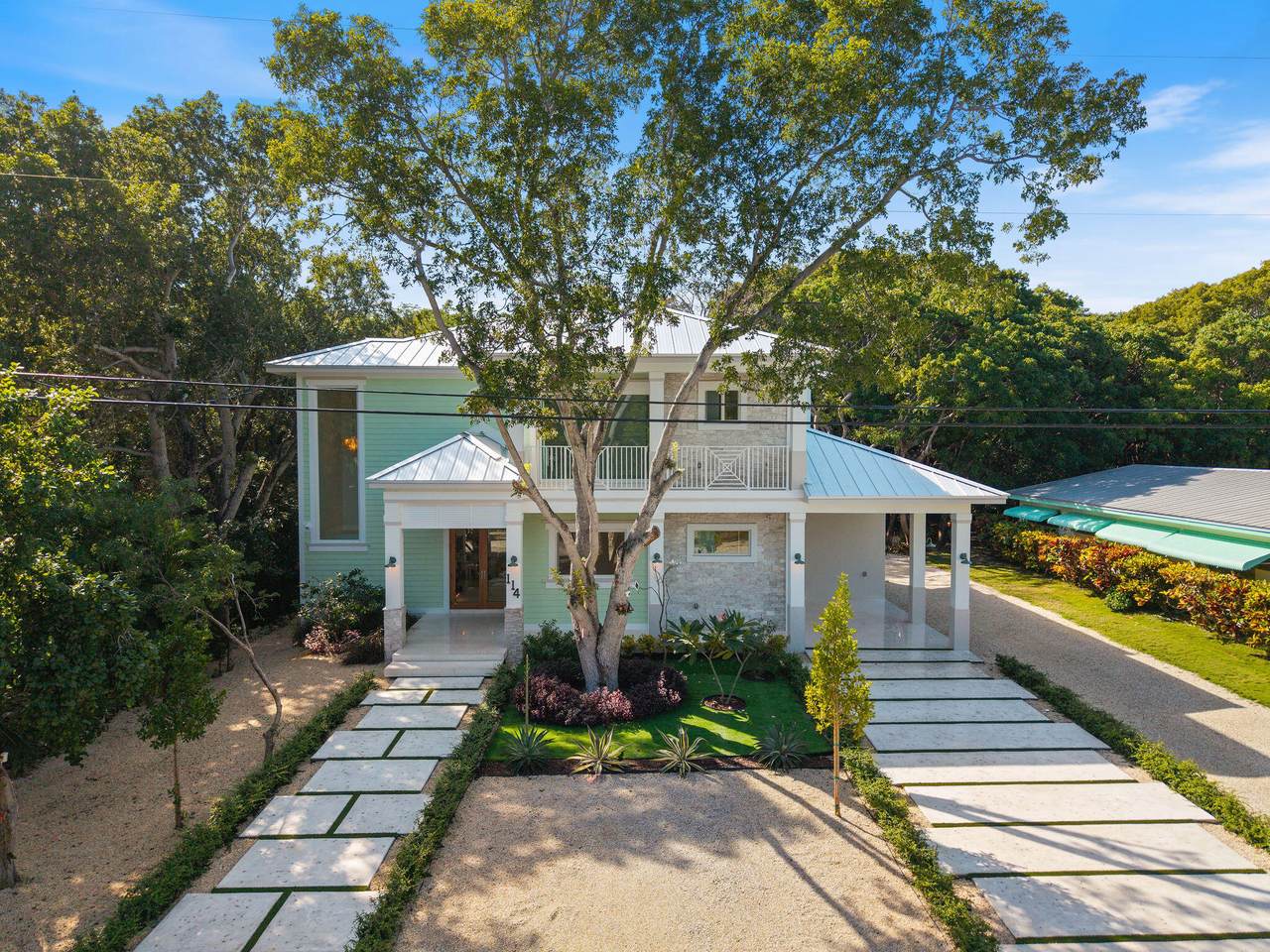 114 Royal Lane - Photo 1