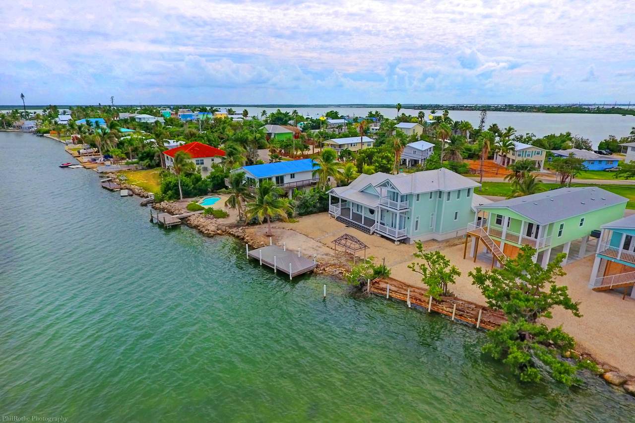 21 Circle Drive - Photo 1
