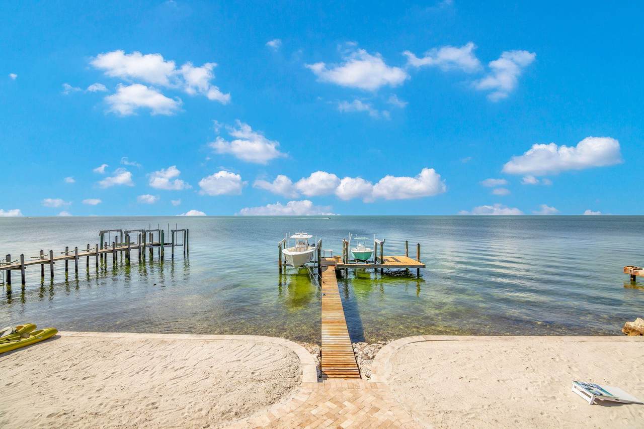 https://bt-photos.global.ssl.fastly.net/flkeys/1280_boomver_1_620143-2.jpg