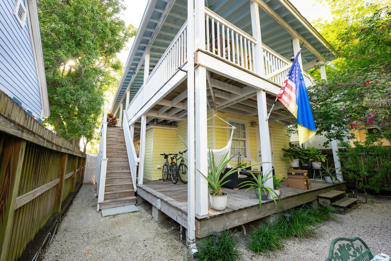 904 Terry Lane - Photo 1