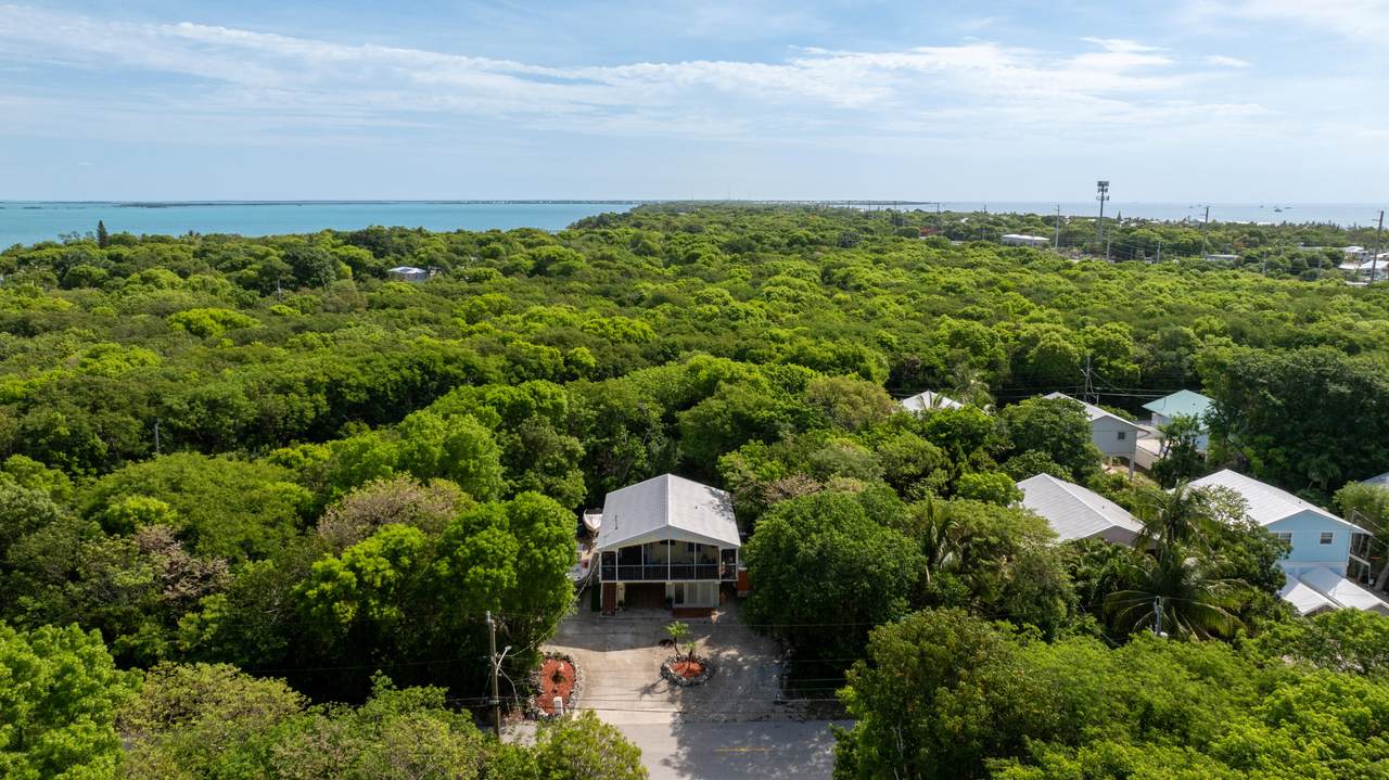 https://bt-photos.global.ssl.fastly.net/flkeys/1280_boomver_1_620152-2.jpg