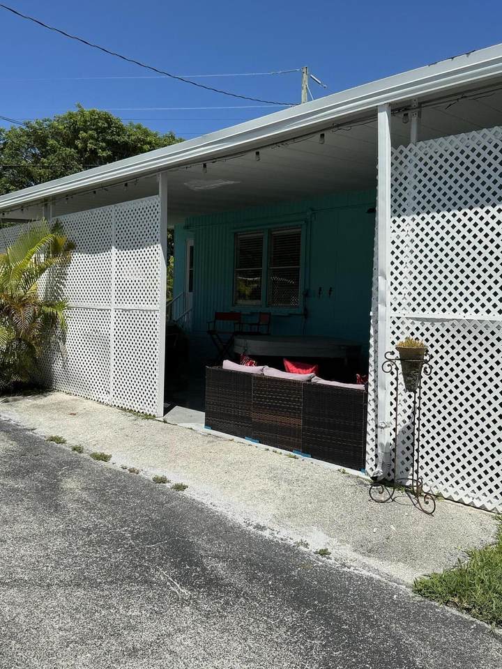 https://bt-photos.global.ssl.fastly.net/flkeys/1280_boomver_1_620182-2.jpg
