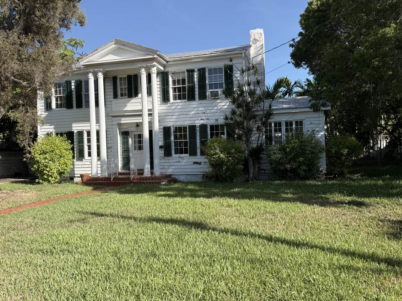 1017 Washington Street - Photo 1