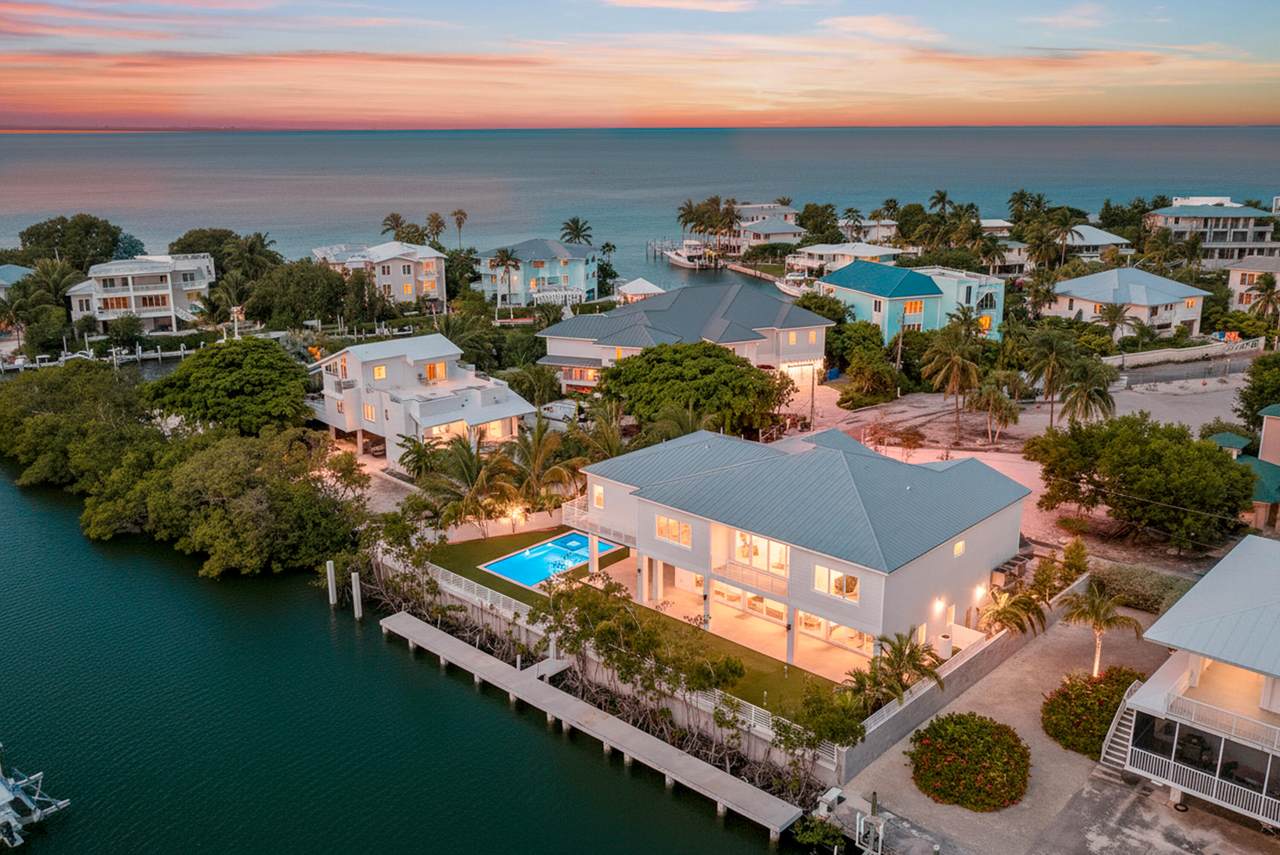 https://bt-photos.global.ssl.fastly.net/flkeys/1280_boomver_1_620190-2.jpg