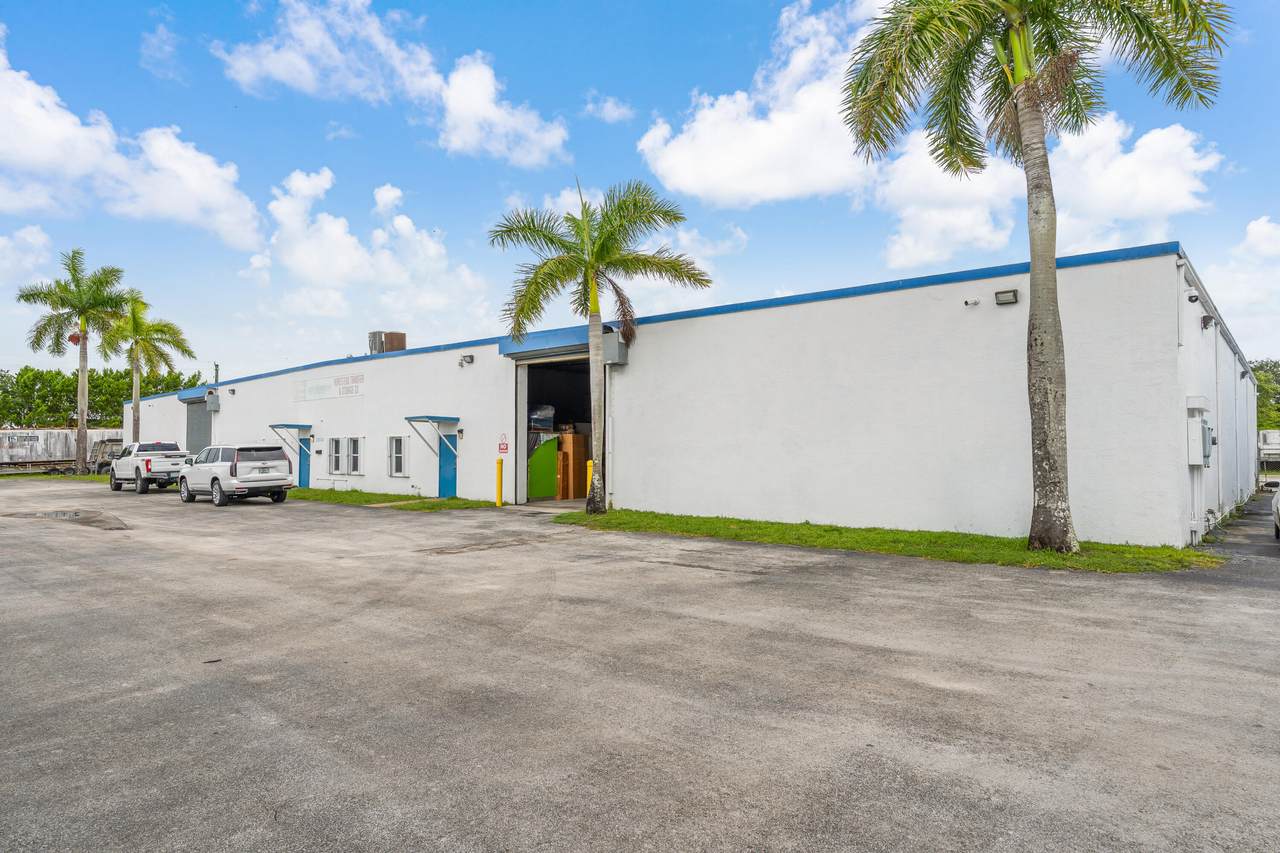 150 14 Avenue - Photo 1
