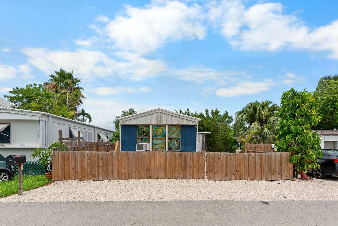 17 Palm Drive - Photo 1
