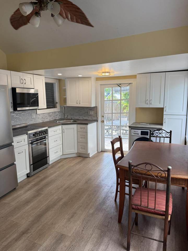 1120 Elgin Lane - Photo 1