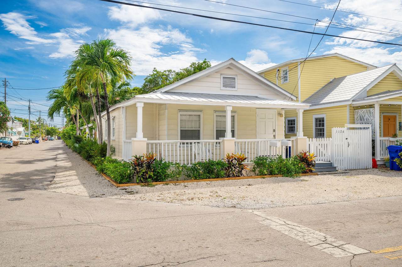 1126 Grinnell Street - Photo 1