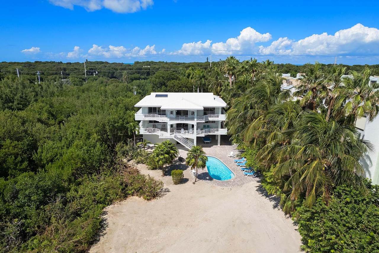 87445 Old Highway - Photo 1