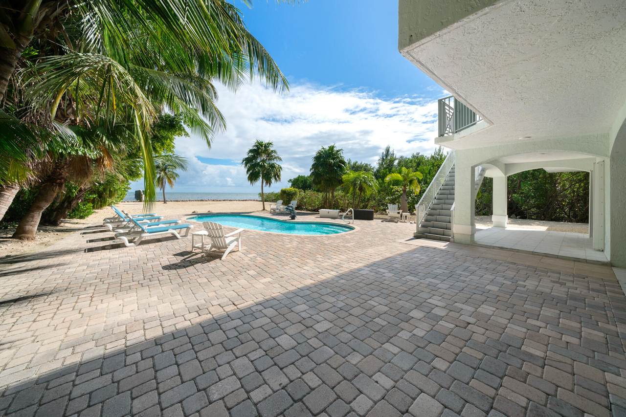 https://bt-photos.global.ssl.fastly.net/flkeys/1280_boomver_1_620430-2.jpg