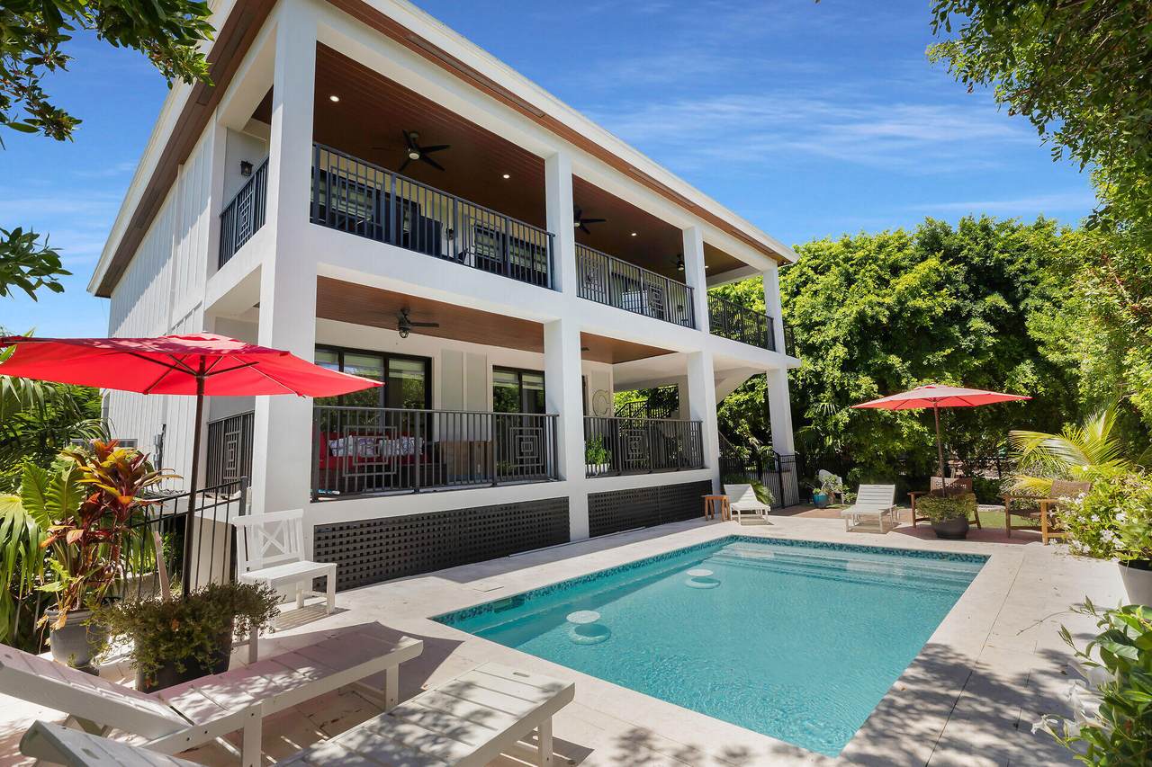 239 Seaview Drive - Photo 1