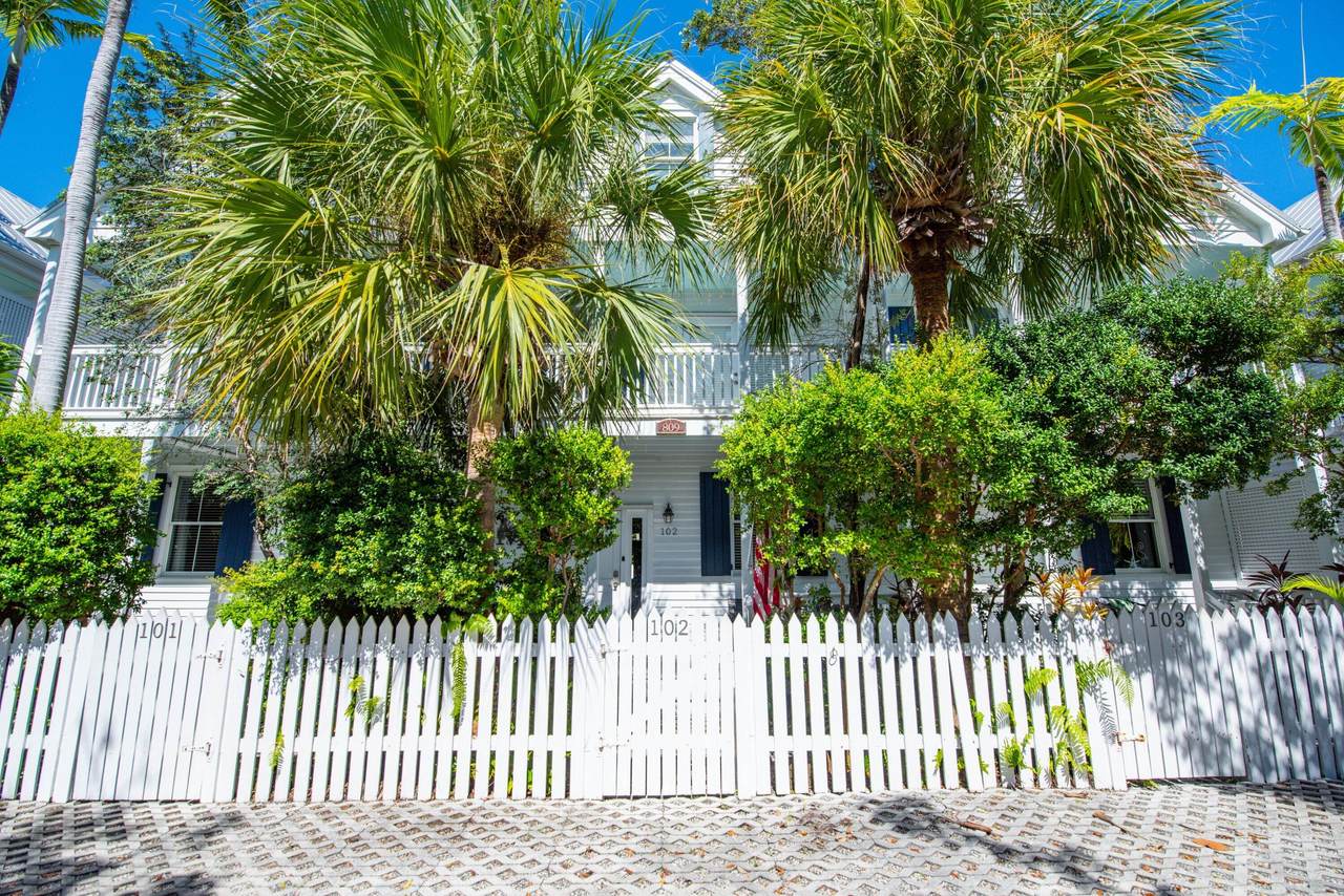 809 Washington Street - Photo 1