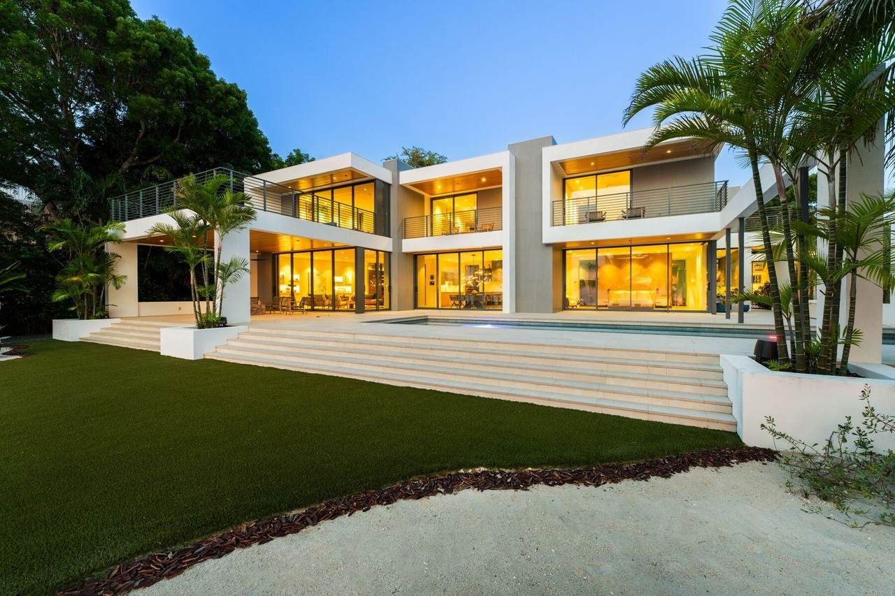 19 Avacado Street - Photo 1