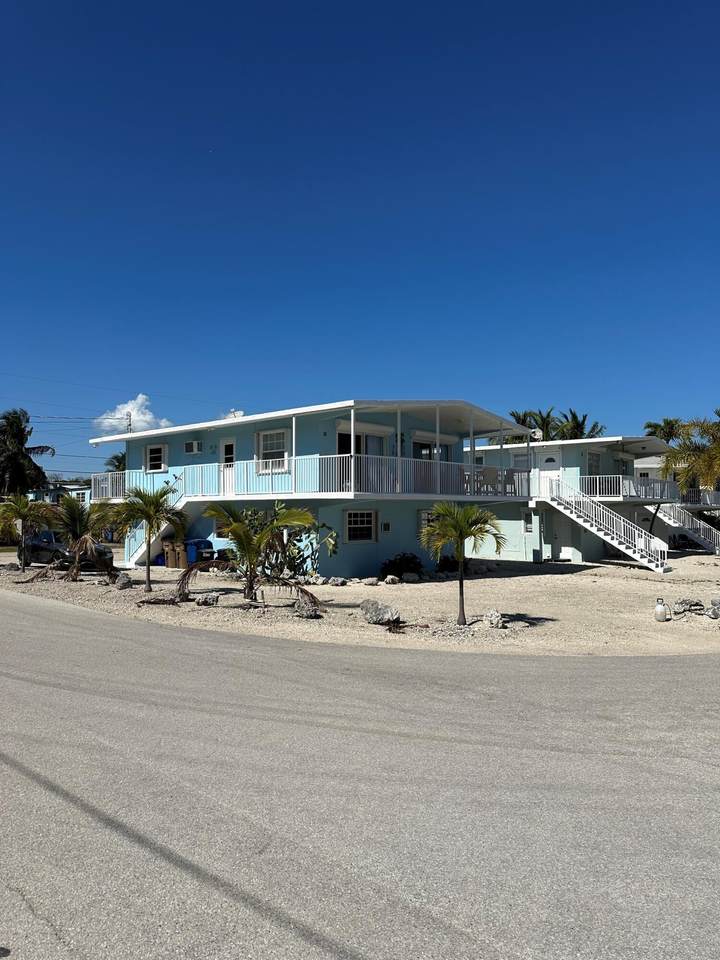 16 Shoreland Drive - Photo 1
