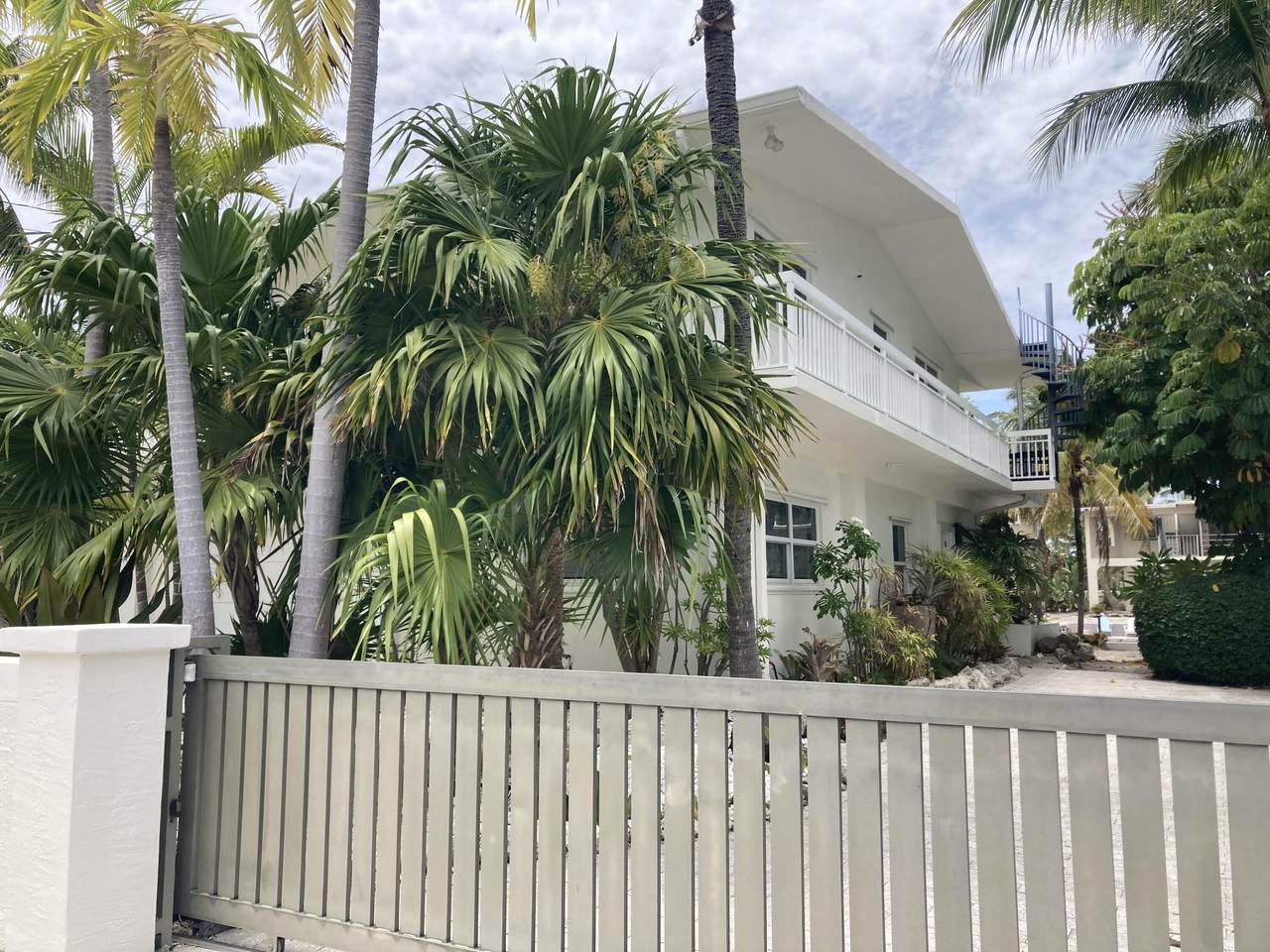 https://bt-photos.global.ssl.fastly.net/flkeys/1280_boomver_1_620664-2.jpg