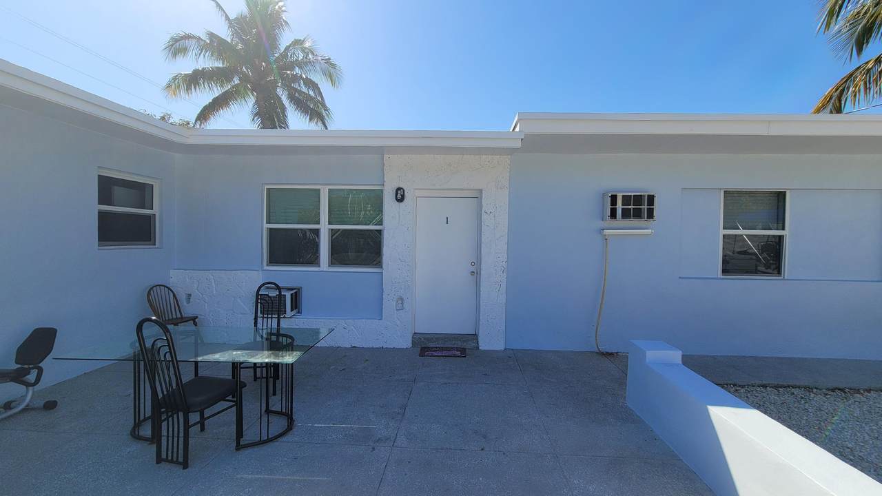 195 Gardenia Street - Photo 1