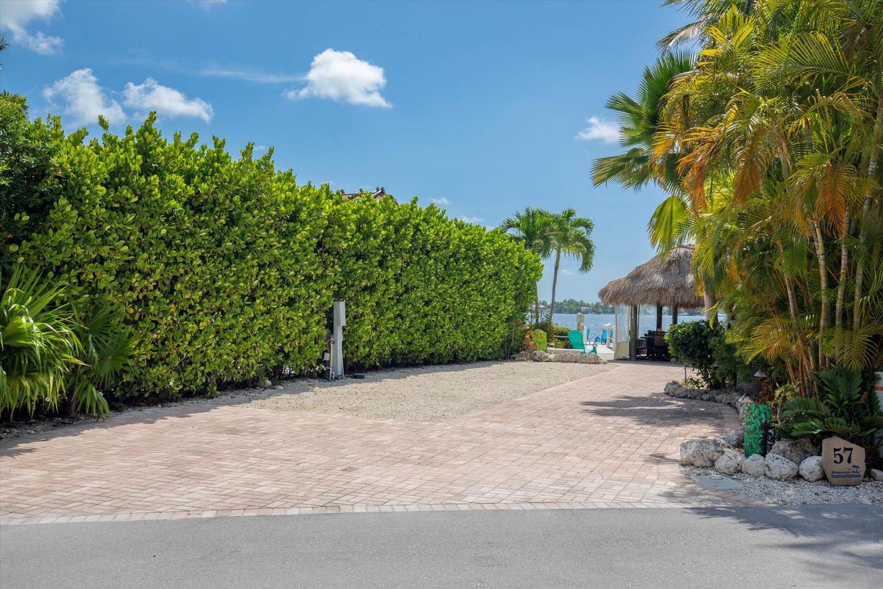 https://bt-photos.global.ssl.fastly.net/flkeys/1280_boomver_1_620827-2.jpg