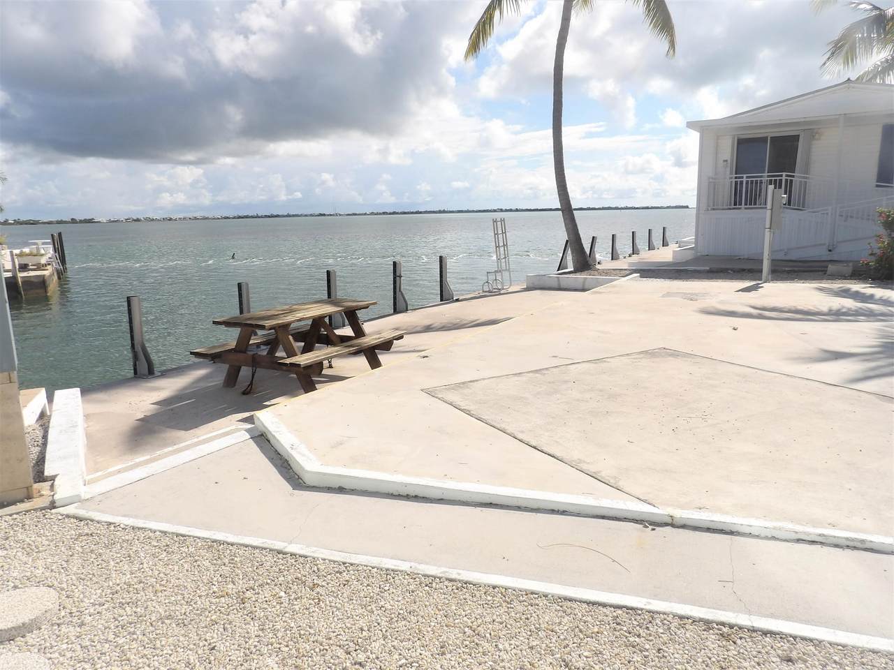 https://bt-photos.global.ssl.fastly.net/flkeys/1280_boomver_1_620843-2.jpg