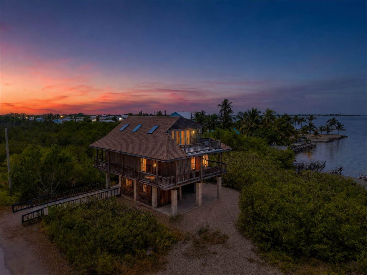 https://bt-photos.global.ssl.fastly.net/flkeys/1280_boomver_1_620865-2.jpg