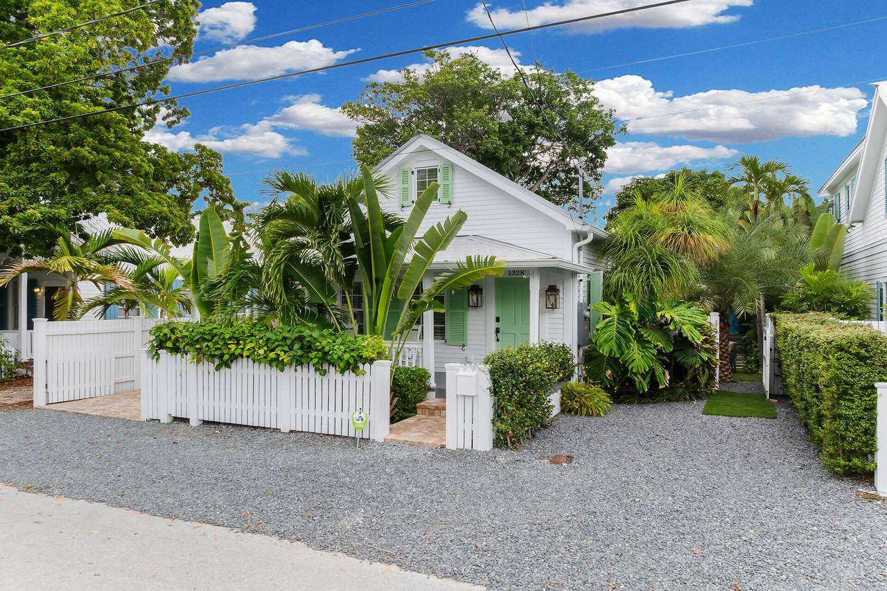 1328 Duncan Street - Photo 1