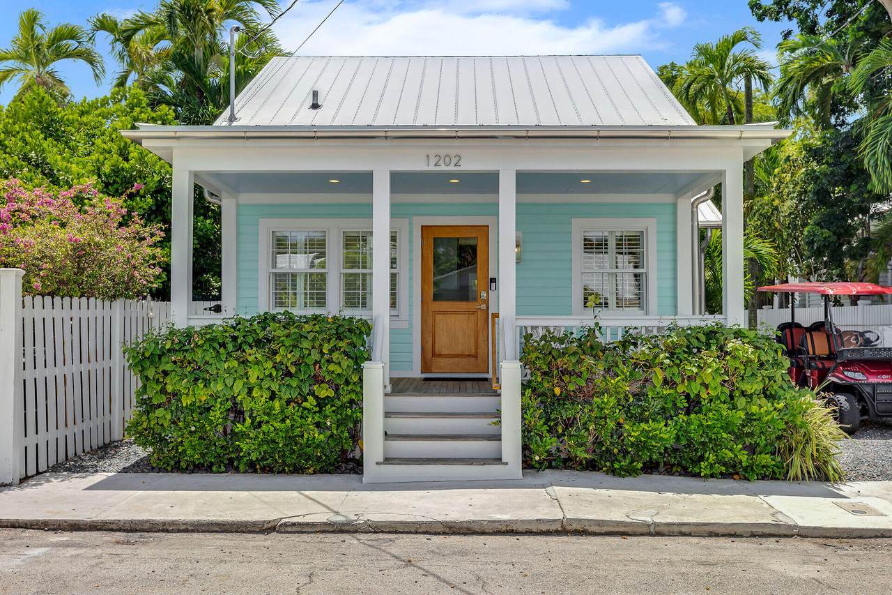 1202 Royal Street - Photo 1
