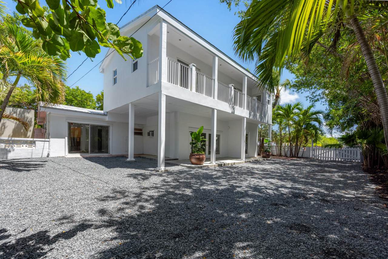 1724 Rose Street - Photo 1
