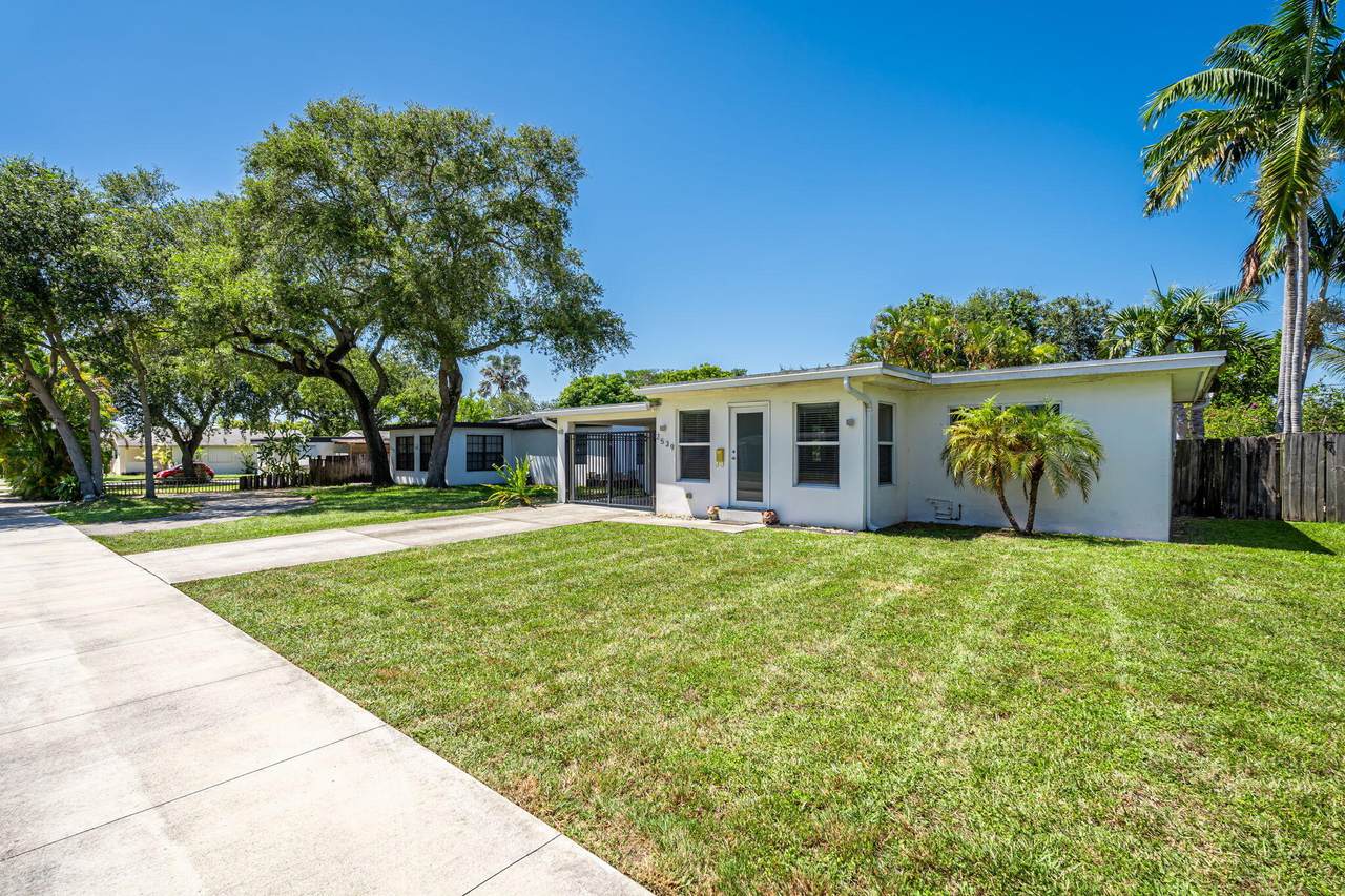 2539 Coolidge Street - Photo 1