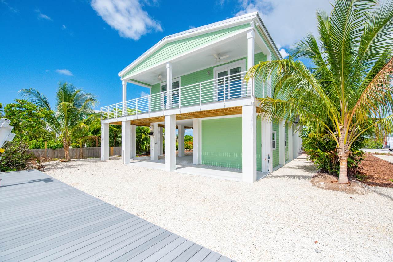 335 Pirates Road - Photo 1