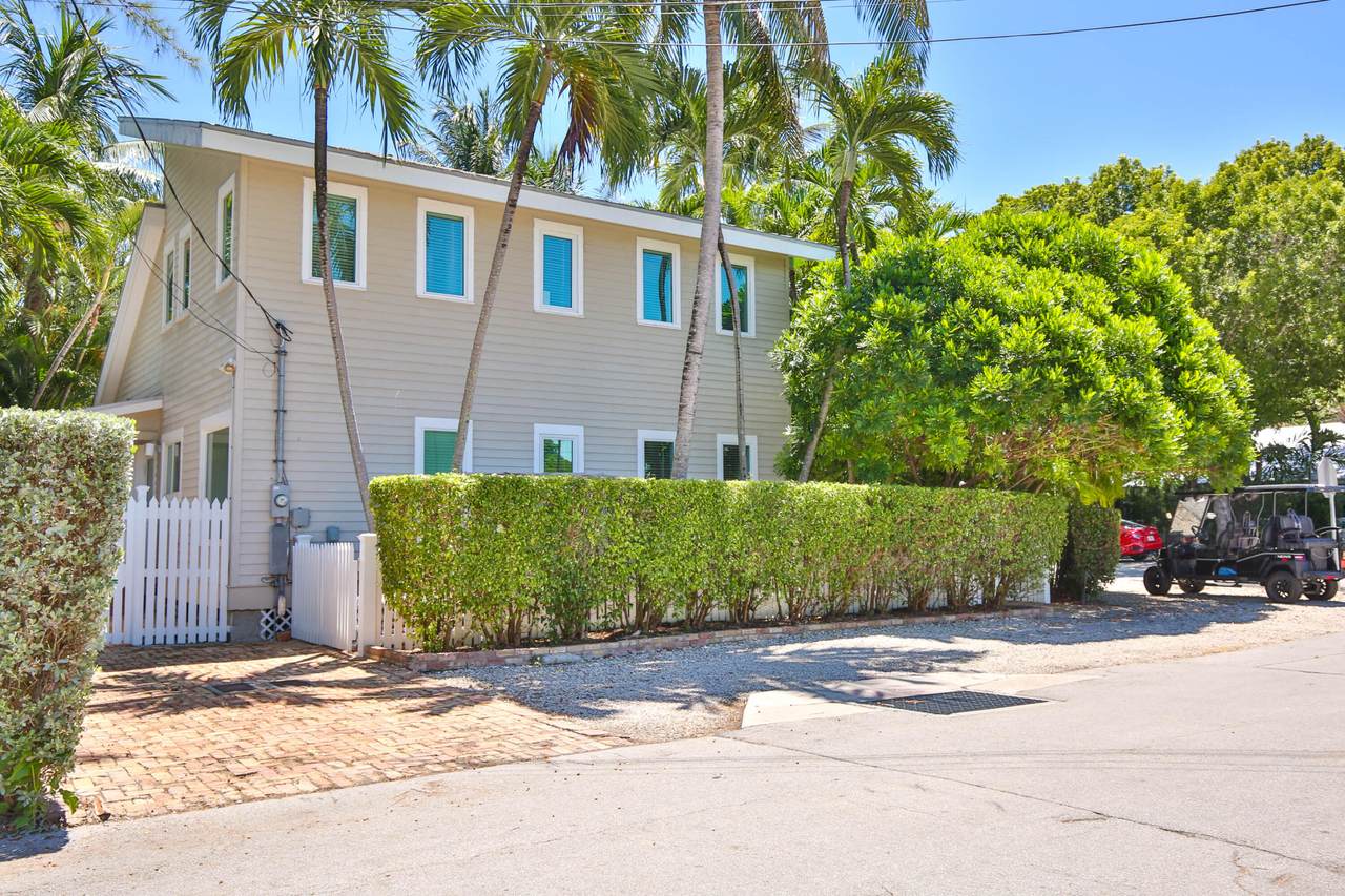 1300 Seminary Street - Photo 1