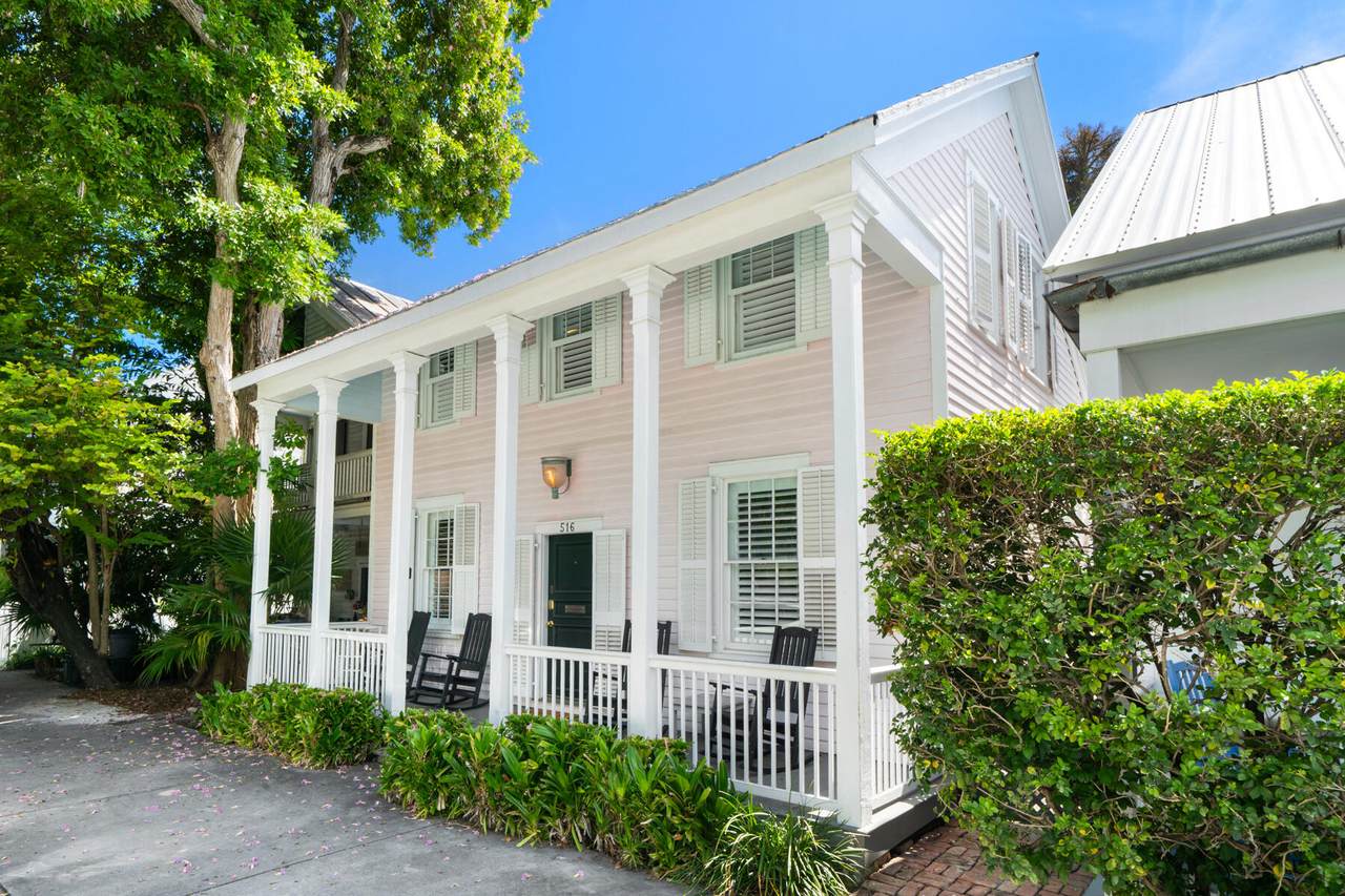 516 Elizabeth Street - Photo 1