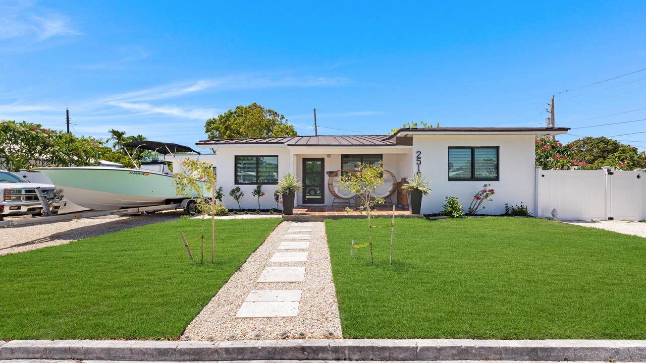 2519 Staples Avenue - Photo 1