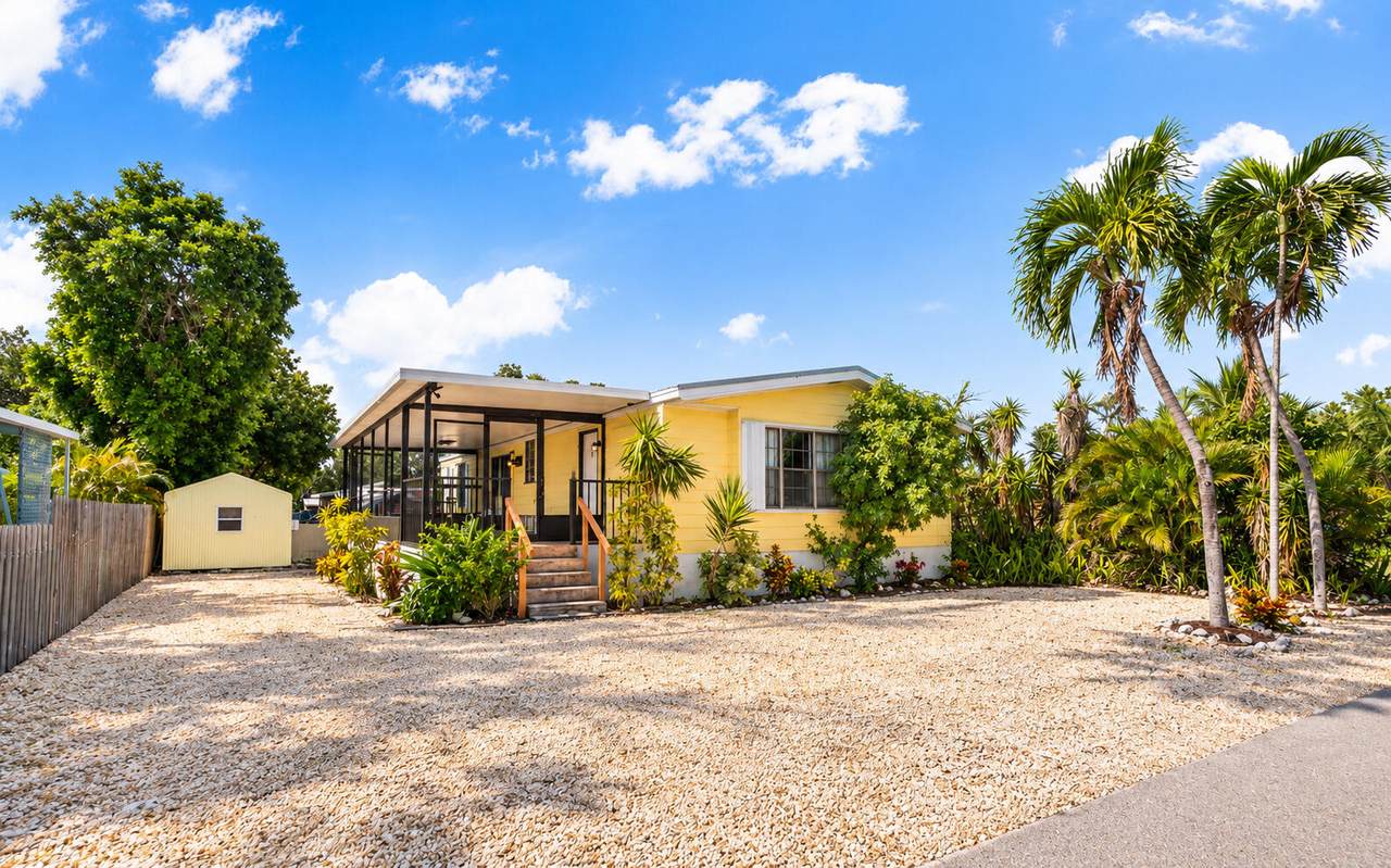 252 Oleander Drive - Photo 1